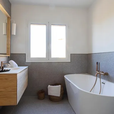 Résidence Omigna, Spacious Luxury Apartments, Cargese, Corse Du Sud *