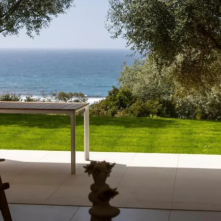 Residence Omigna, Spacious Luxury Apartments, Sea View, Pool, Gym, Calm, Free Private Parking, Free Electric Vehicle Charging, Cargese, Corse Du Sud *