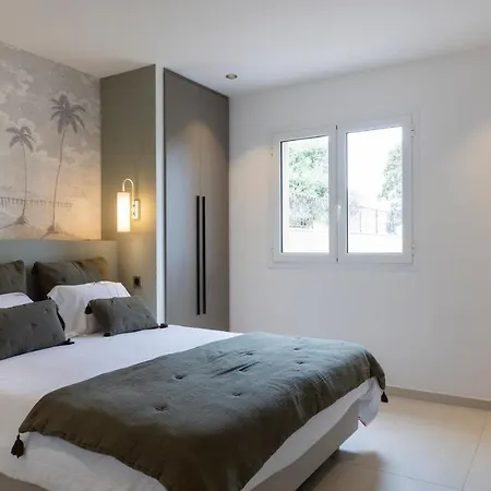 Residence Omigna, Spacious Luxury Apartments, Sea View, Pool, Gym, Calm, Free Private Parking, Free Electric Vehicle Charging, Cargese, Corse Du Sud * Cargèse