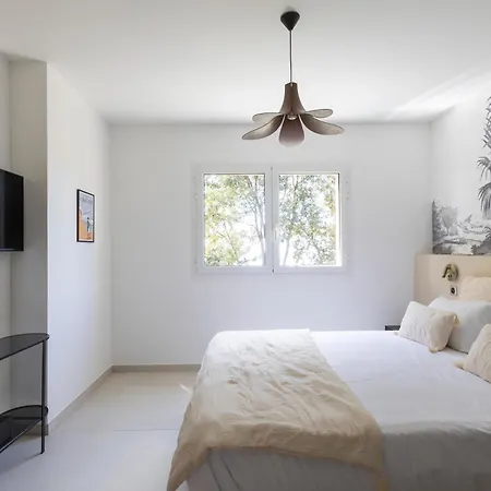 Apartman Residence Omigna, Spacious Luxury Apartments, Sea View, Pool, Gym, Calm, Free Private Parking, Free Electric Vehicle Charging, Cargese, Corse Du Sud Cargèse