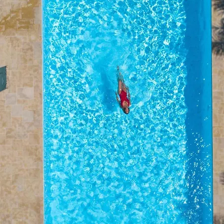 Residence Omigna, Spacious Luxury Apartments, Sea View, Pool, Gym, Calm, Free Private Parking, Free Electric Vehicle Charging, Cargese, Corse Du Sud *