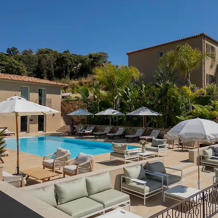 Residence Omigna, Spacious Luxury Apartments, Sea View, Pool, Gym, Calm, Free Private Parking, Free Electric Vehicle Charging, Cargese, Corse Du Sud Cargèse