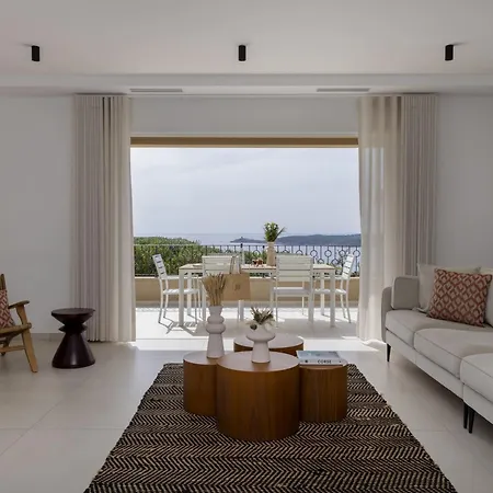 Apartman Residence Omigna, Spacious Luxury Apartments, Sea View, Pool, Gym, Calm, Free Private Parking, Free Electric Vehicle Charging, Cargese, Corse Du Sud Cargèse