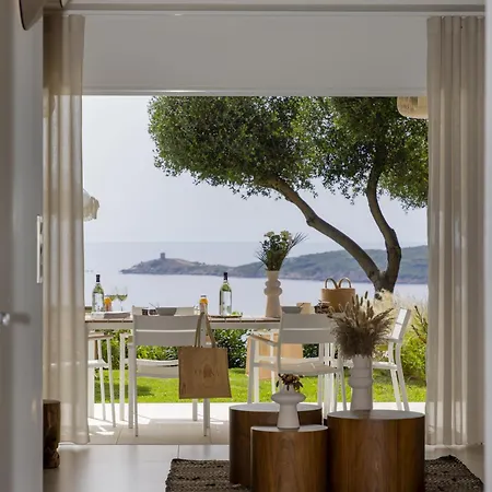 Apartman Residence Omigna, Spacious Luxury Apartments, Sea View, Pool, Gym, Calm, Free Private Parking, Free Electric Vehicle Charging, Cargese, Corse Du Sud *