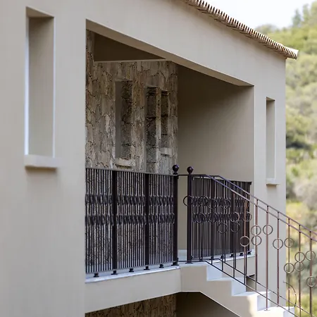 Residence Omigna, Spacious Luxury Apartments, Sea View, Pool, Gym, Calm, Free Private Parking, Free Electric Vehicle Charging, Cargese, Corse Du Sud * Cargèse