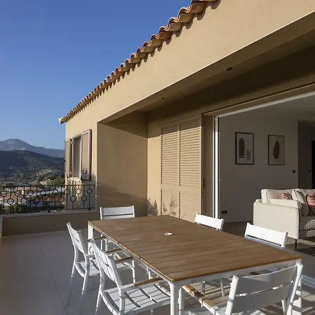 Omigna, Spacious Luxury Apartments, 2 Bedrooms, Sea View, Heated Pool, Gym, Calm, Free Private Parking, Free Electric Vehicle Charging, Cargese, Corse Du Sud *